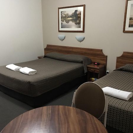 The Kidman Wayside Inn غريفيث المظهر الخارجي الصورة
